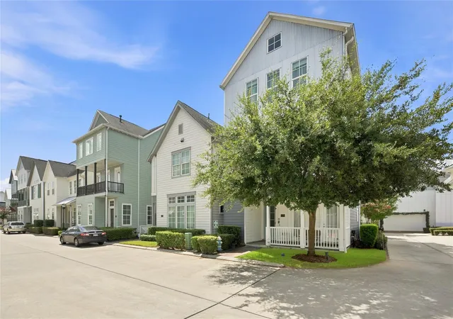 Photo 2 of Single family home for sale at 8653 Green Kolbe Ln, Houston, TX 77080 | MLS# 36138720 | Listing updated on 2026-10-07