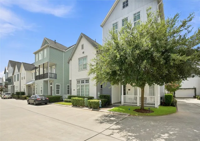 Photo 3 of Single family home for sale at 8653 Green Kolbe Ln, Houston, TX 77080 | MLS# 36138720 | Listing updated on 2026-10-07