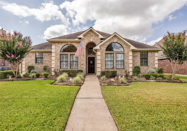 Photo 1 of Sale Pending at 1813 Mesa Verde Dr, Deer Park, TX 77536 | MLS# 54016843 | Listing updated on 2026-10-02