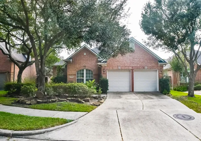 Photo 1 of Single family home for sale at 13711 Threadall Park Dr, Houston, TX 77077 | MLS# 28578003 | Listing updated on 2026-09-24