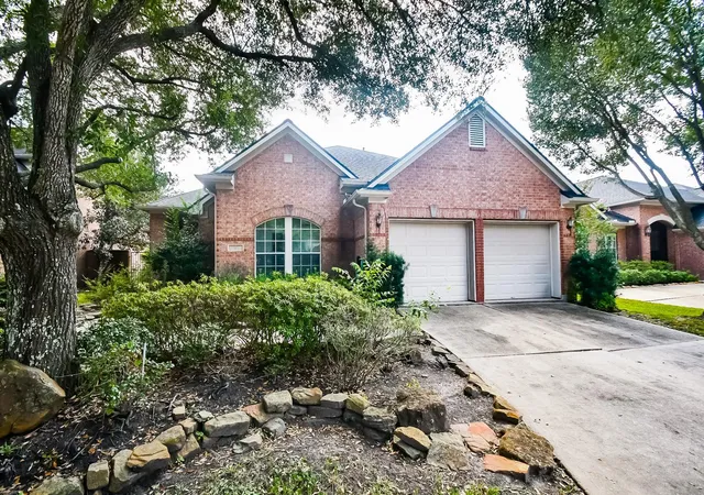 Photo 2 of Single family home for sale at 13711 Threadall Park Dr, Houston, TX 77077 | MLS# 28578003 | Listing updated on 2026-09-24