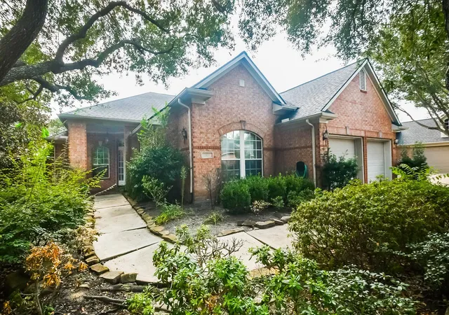 Photo 3 of Single family home for sale at 13711 Threadall Park Dr, Houston, TX 77077 | MLS# 28578003 | Listing updated on 2026-09-24