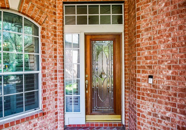 Photo 4 of Single family home for sale at 13711 Threadall Park Dr, Houston, TX 77077 | MLS# 28578003 | Listing updated on 2026-09-24
