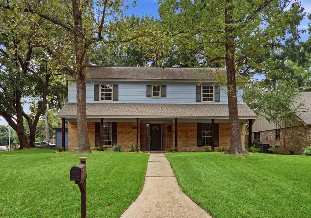 Photo 2 of Single family home for sale at 12303 Christy Ml Ct, Houston, TX 77070 | MLS# 67681872 | Listing updated on 2026-09-21