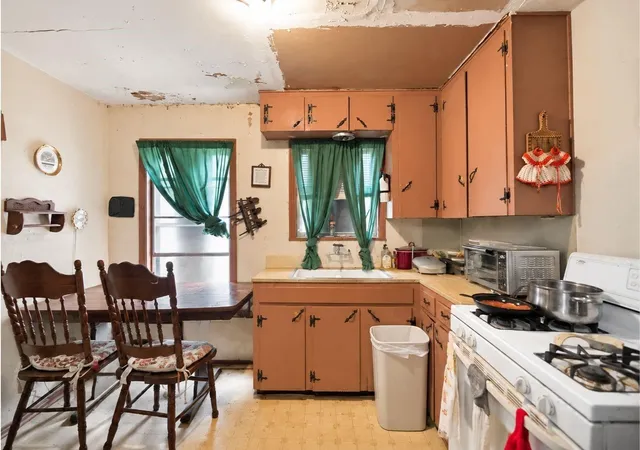 Photo 3 of Single family home for sale at 1406 Algee St, Port Lavaca, TX 77979 | MLS# 55956588 | Listing updated on 2026-09-11