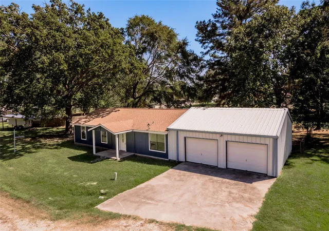 Photo 2 of Single family home for sale at 169 W Sunset Dr, Trinity, TX 75862 | MLS# 86875413 | Listing updated on 2026-09-19