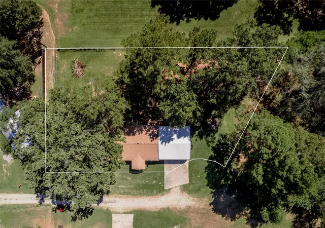 Photo 3 of Single family home for sale at 169 W Sunset Dr, Trinity, TX 75862 | MLS# 86875413 | Listing updated on 2026-09-19
