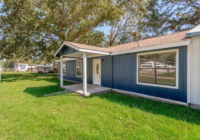 Photo 4 of Single family home for sale at 169 W Sunset Dr, Trinity, TX 75862 | MLS# 86875413 | Listing updated on 2026-09-19
