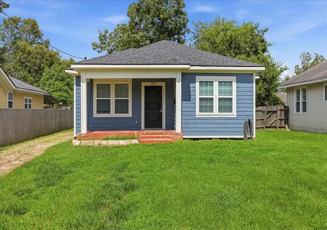Single family home for sale at 6657 Washington St, Groves, TX 77619 | MLS# 9708677