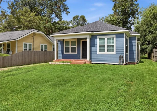 Photo 3 of Single family home for sale at 6657 Washington St, Groves, TX 77619 | MLS# 9708677 | Listing updated on 2026-10-02