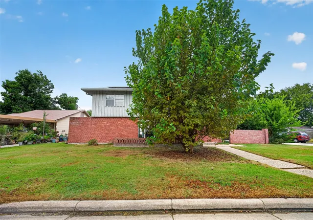 Photo 4 of Sale Pending at 2106 New Mexico St, Baytown, TX 77520 | MLS# 78040787 | Listing updated on 2026-09-10