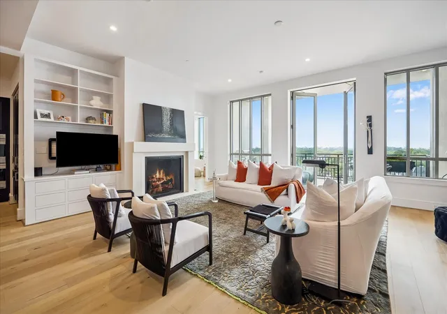 Photo 2 of Condo for sale at 2325 Welch St #704, Houston, TX 77019 | MLS# 72811338 | Listing updated on 2026-09-11