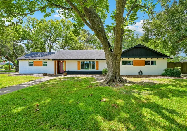 Photo 1 of Single family home for sale at 101 W Larkspur Dr, Alvin, TX 77511 | MLS# 97883995 | Listing updated on 2026-10-10