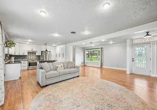 Photo 3 of Single family home for sale at 101 W Larkspur Dr, Alvin, TX 77511 | MLS# 97883995 | Listing updated on 2026-10-10