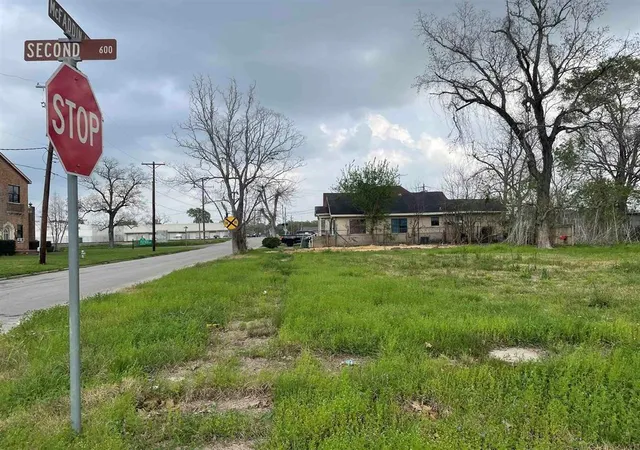 Land for sale at 562 2nd Street, Beaumont, TX 77701 | MLS# 34453830