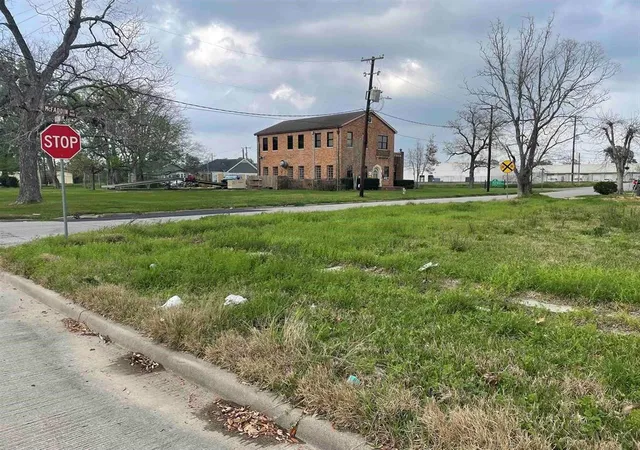 Photo 2 of Land for sale at 562 2nd Street, Beaumont, TX 77701 | MLS# 34453830 | Listing updated on 2026-09-09