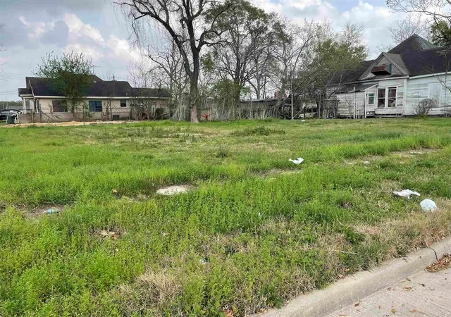 Photo 3 of Land for sale at 562 2nd Street, Beaumont, TX 77701 | MLS# 34453830 | Listing updated on 2026-09-09