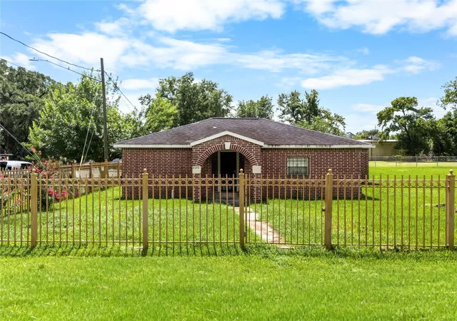 Photo 2 of Single family home for sale at 2120 Vance St, Houston, TX 77093 | MLS# 76025612 | Listing updated on 2026-09-07