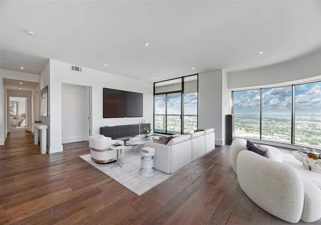 Photo 3 of Condo for sale at 1701 Hermann Dr #34L, Houston, TX 77004 | MLS# 72021916 | Listing updated on 2026-10-09