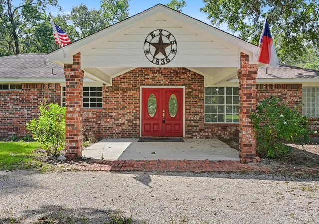 Photo 1 of Single family home for sale at 10690 Tanyard Rd, Willis, TX 77378 | MLS# 18219864 | Listing updated on 2026-09-08