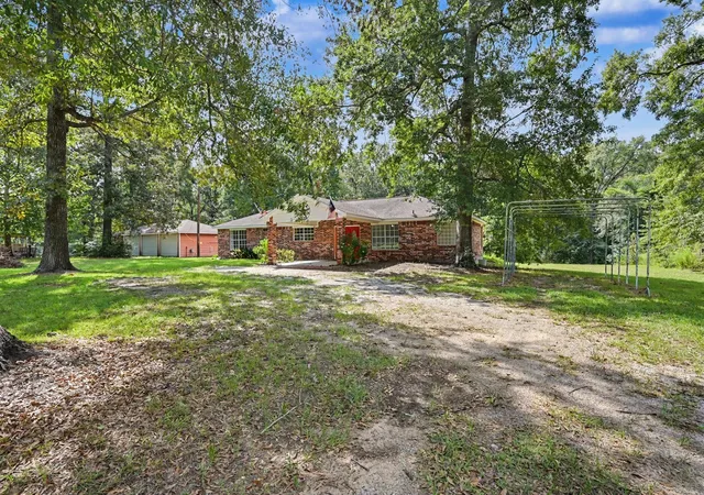 Photo 2 of Single family home for sale at 10690 Tanyard Rd, Willis, TX 77378 | MLS# 18219864 | Listing updated on 2026-09-08