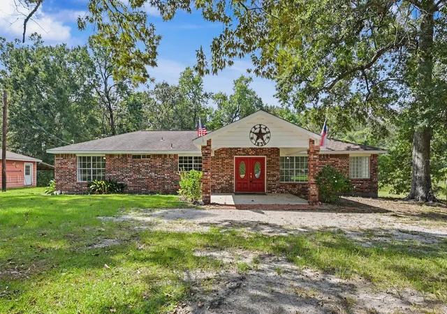 Photo 2 of Single family home for sale at 10690 Tanyard Rd, Willis, TX 77378 | MLS# 18219864 | Listing updated on 2026-09-08