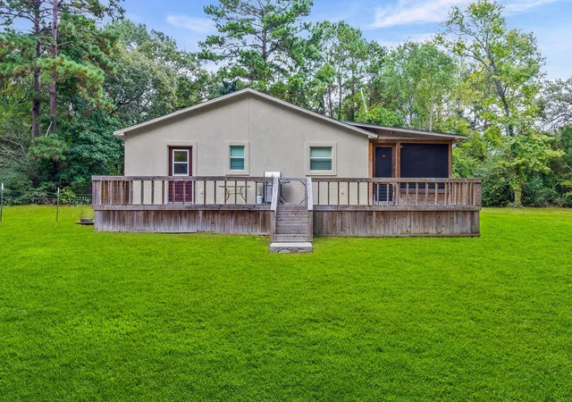 Photo 3 of Single family home for sale at 300 Hidden Oaks Dr, Pointblank, TX 77364 | MLS# 42325173 | Listing updated on 2026-09-06