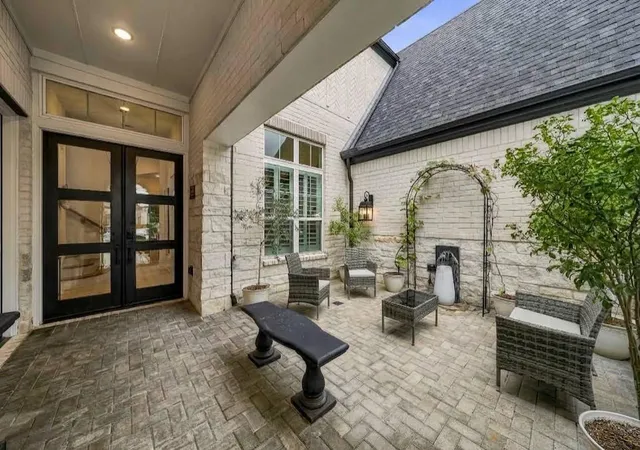 Photo 2 of Single family home for sale at 2514 Heritage Park Dr, Missouri City, TX 77459 | MLS# 54785379 | Listing updated on 2026-09-26