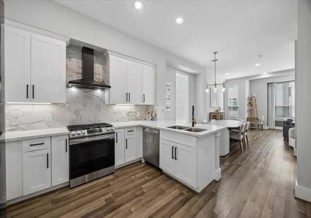 Single family home for sale at 848 Fisher St #C, Houston, TX 77018 | MLS# 87153022