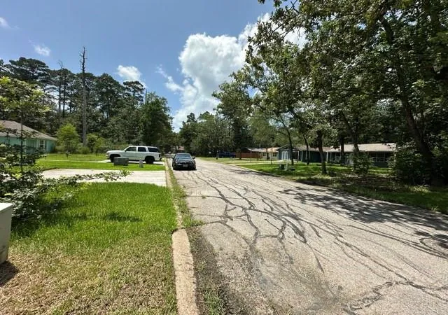 Photo 2 of Single family home for sale at 28617 Rantoul Ct, Huntsville, TX 77320 | MLS# 93134999 | Listing updated on 2026-09-02