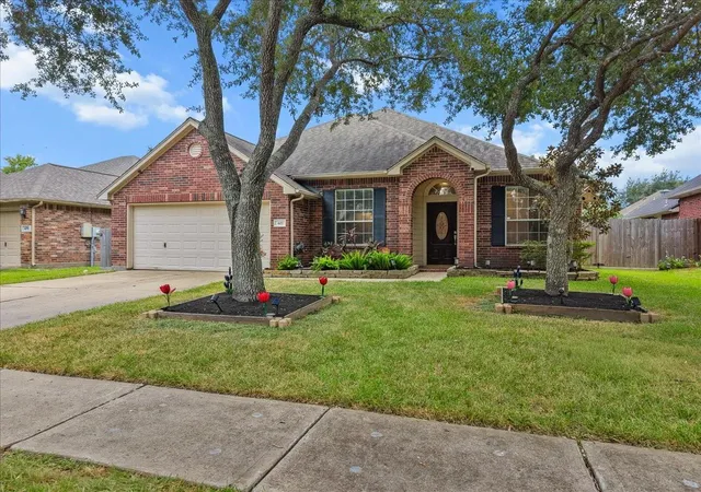 Photo 1 of Single family home for sale at 407 Crimson Coast Dr, League City, TX 77573 | MLS# 65479714 | Listing updated on 2026-09-06