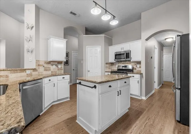 Photo 4 of Single family home for sale at 407 Crimson Coast Dr, League City, TX 77573 | MLS# 65479714 | Listing updated on 2026-09-06