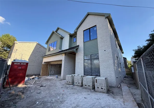 Photo 1 of Single family home for sale at 1021 Nadine St, Houston, TX 77009 | MLS# 44226252 | Listing updated on 2026-09-24