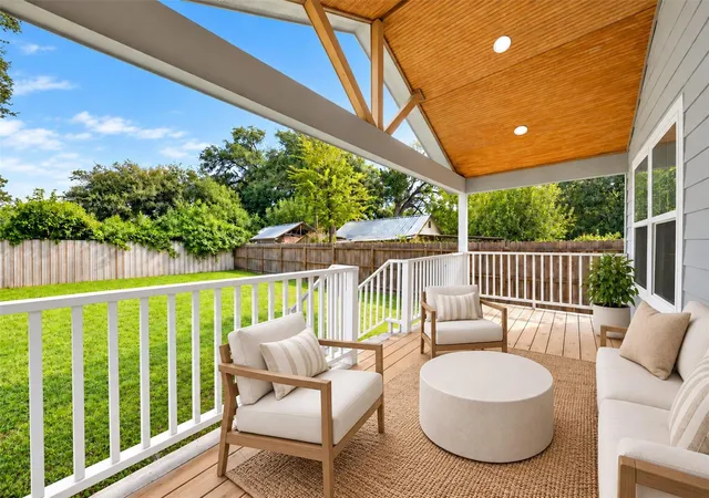 Photo 4 of Single family home for sale at 874 Green Meadow Ln, Houston, TX 77091 | MLS# 51264933 | Listing updated on 2026-09-19
