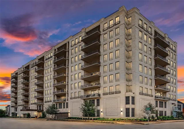 Photo 1 of Sale Pending at 2325 Welch St #601, Houston, TX 77019 | MLS# 95916202 | Listing updated on 2026-09-11