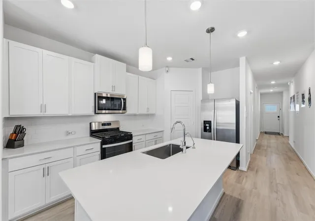 Photo 3 of Single family home for sale at 16221 Parish Pointe Ct, Conroe, TX 77302 | MLS# 39751685 | Listing updated on 2026-09-05