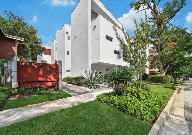 Photo 1 of Single family home for sale at 4408 Mount Vernon St, Houston, TX 77006 | MLS# 10367164 | Listing updated on 2026-09-20