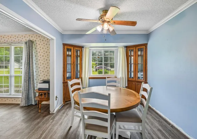 Photo 3 of Single family home for sale at 401 Southern Oaks Dr, Lake Jackson, TX 77566 | MLS# 43567567 | Listing updated on 2026-09-21