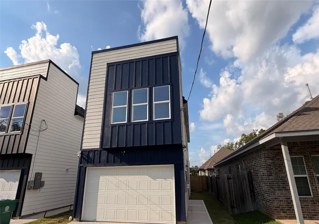 Photo 1 of Single family home for sale at 7819 Angus St, Houston, TX 77028 | MLS# 68576572 | Listing updated on 2026-09-28