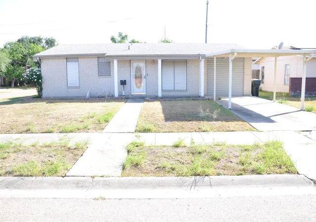 Photo 1 of Single family home for sale at 5841 Glen Arbor Dr, Corpus Christi, TX 78412 | MLS# 32742570 | Listing updated on 2026-09-01