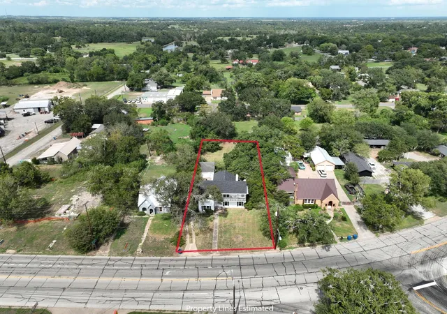 Photo 1 of Single family home for sale at 628 E Main St, Bellville, TX 77418 | MLS# 92916162 | Listing updated on 2026-09-10