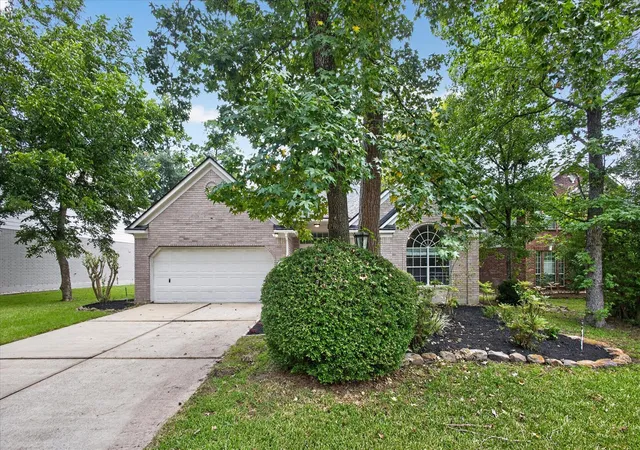 Photo 2 of Single family home for sale at 26 Millport Dr, Spring, TX 77382 | MLS# 93773171 | Listing updated on 2026-09-12