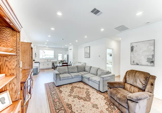 Photo 4 of Single family home for sale at 20901 Cropani Shadow Dr, New Caney, TX 77357 | MLS# 59671714 | Listing updated on 2026-09-18