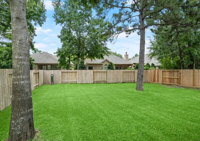 Photo 2 of Sale Pending at 114 Kohen Ct, Montgomery, TX 77316 | MLS# 17789800 | Listing updated on 2026-09-12