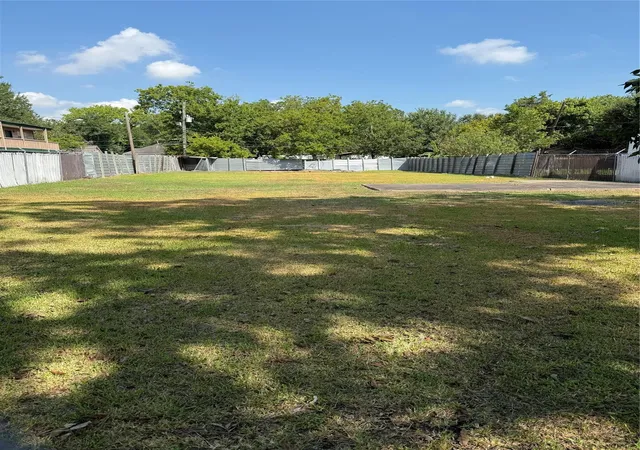 Photo 2 of Land for sale at 7327 Lindencrest St, Houston, TX 77061 | MLS# 39704895 | Listing updated on 2026-09-01