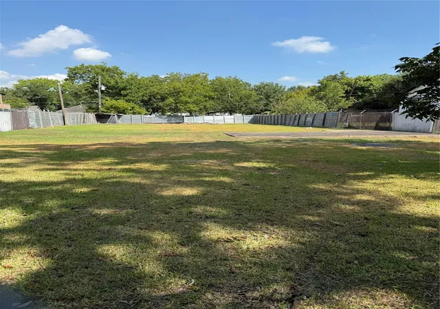 Photo 4 of Land for sale at 7327 Lindencrest St, Houston, TX 77061 | MLS# 39704895 | Listing updated on 2026-09-01