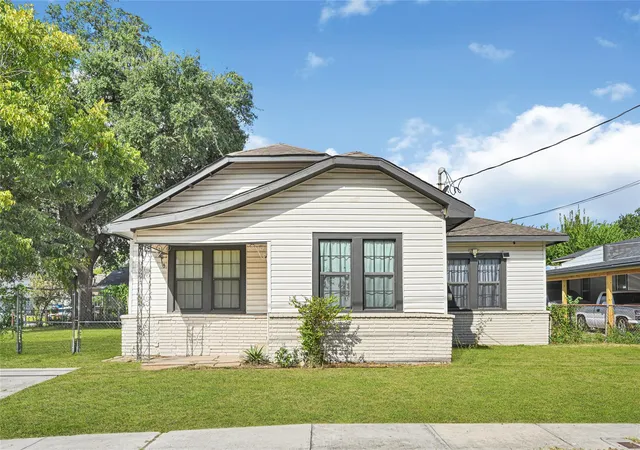 Photo 3 of Single family home for sale at 604 N Main St, Galena Park, TX 77547 | MLS# 30498448 | Listing updated on 2026-09-19