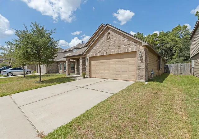 Photo 2 of Sale Pending at 7239 Foxwood Mist Trl, Humble, TX 77338 | MLS# 72498366 | Listing updated on 2026-09-28