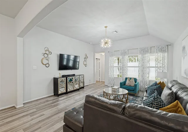 Photo 4 of Sale Pending at 7239 Foxwood Mist Trl, Humble, TX 77338 | MLS# 72498366 | Listing updated on 2026-09-28