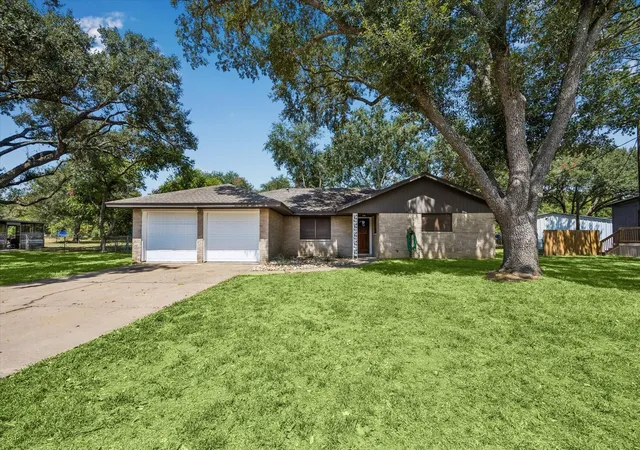 Photo 1 of Single family home for sale at 262 Old San Felipe Rd, Sealy, TX 77474 | MLS# 76979283 | Listing updated on 2026-09-07